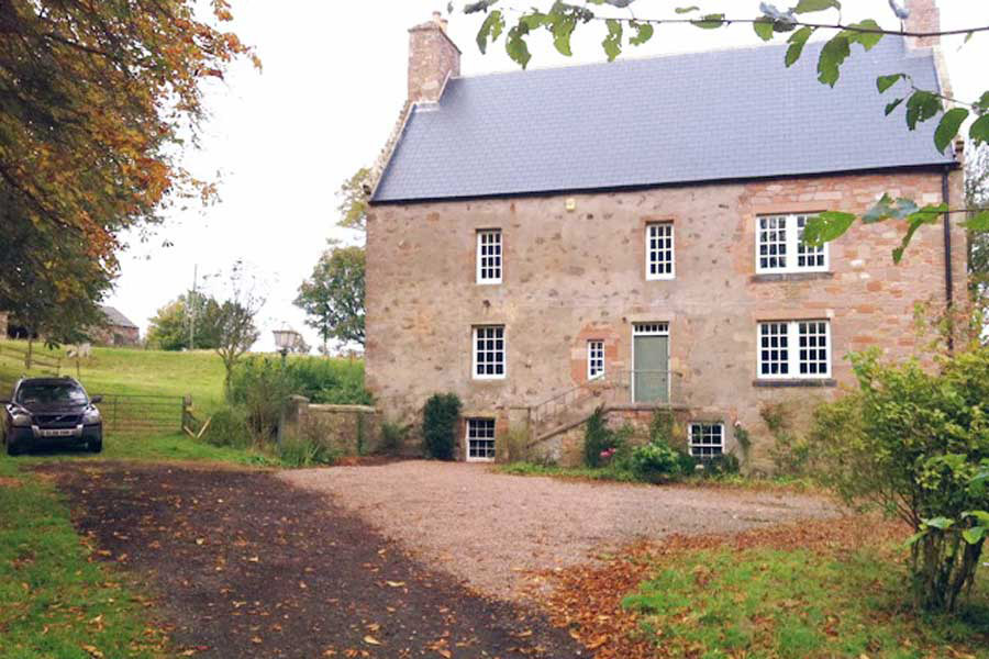 Old Linthill Castle in Eyemouth, Berwickshire Stravaiging around